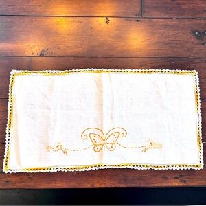 Vintage Table Runner Embroider Butterfly Floral Dresser Scarf Linen 21x11